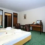 Summerhof Hotel